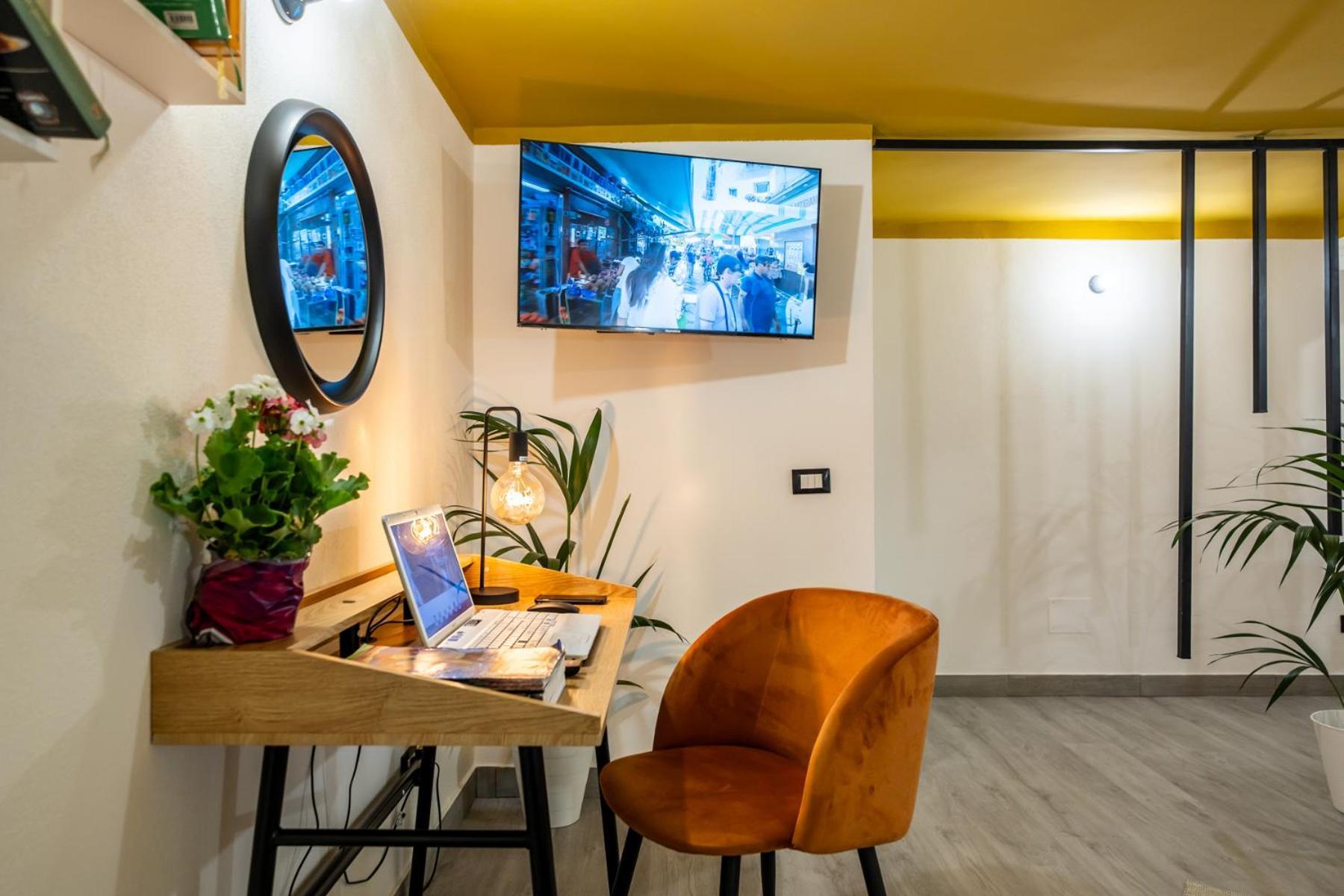 Apartment In The Center, Politeama District ! Palermo
