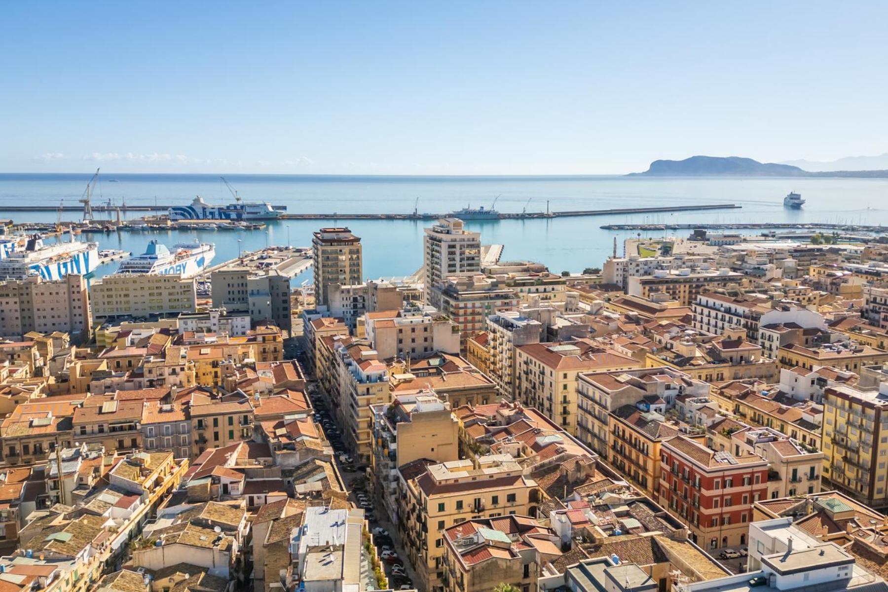 In The Center, Politeama District ! * Palermo